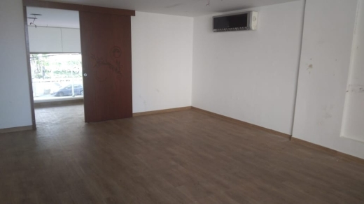 An Open-Space Shop for Rent in a Prime Location in Zalka