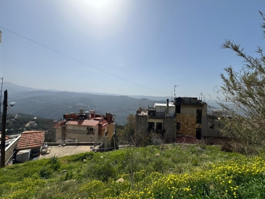 A 564 SQM Land For Sale in Broumana