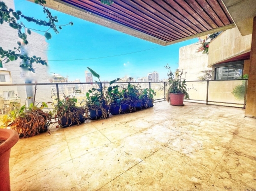 4-Bedroom Apartment For Rent in Achrafieh, Carré D'or