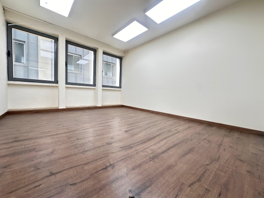 285 SQM Ready to Move-in Office For Rent Downtown — 7
