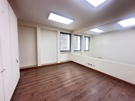 285 SQM Ready to Move-in Office For Rent Downtown — 5