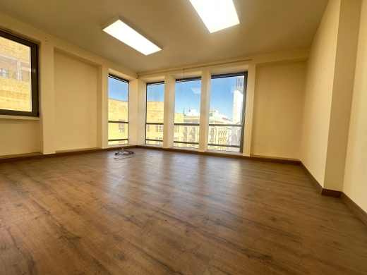 285 SQM Ready to Move-in Office For Rent Downtown