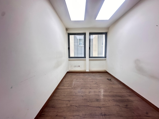285 SQM Ready to Move-in Office For Rent Downtown — 8