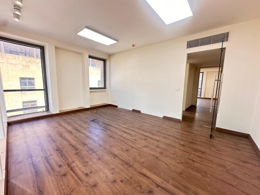 285 SQM Ready to Move-in Office For Rent Downtown — 4