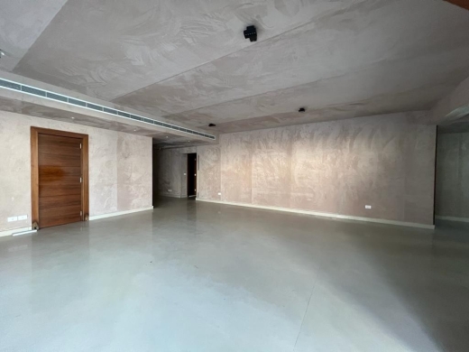Spacious Apartment With a Terrace For Sale in Achrafieh, Saydeh — 6