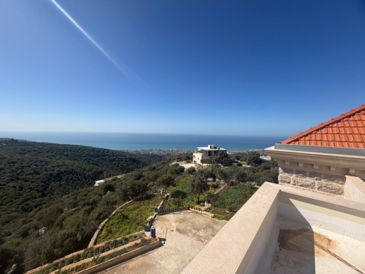 Exclusive! An Individual Villa For Sale in Ebrin, Batroun — 5