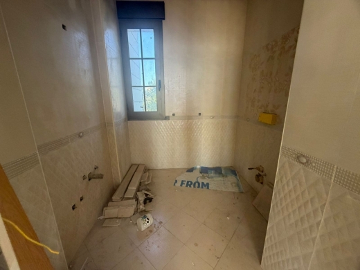 Exclusive! An Individual Villa For Sale in Ebrin, Batroun — 31