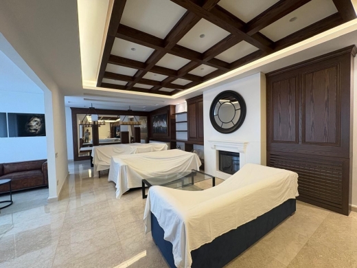 Fully Decorated High-End Finishing Apartment For Sale in Jdeideh