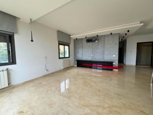 Spacious Apartment For Sale in Montverde