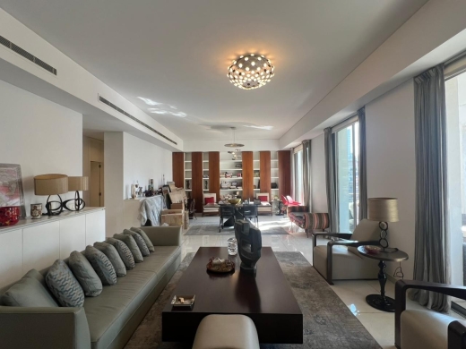 4-Bedroom Apartment with Open View For Sale in Gemayzeh, Saifi