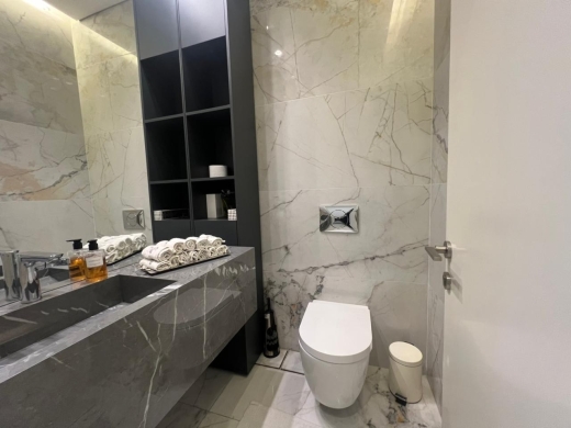 4-Bedroom Apartment with Open View For Sale in Gemayzeh, Saifi — 15