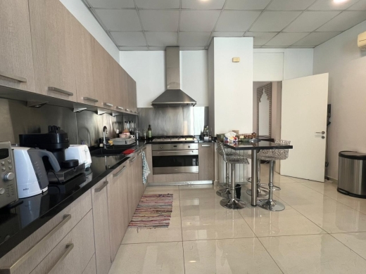 4-Bedroom Apartment with Open View For Sale in Gemayzeh, Saifi — 11