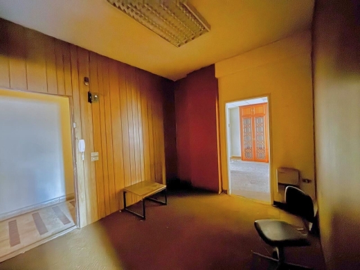 36 SQM Office For Sale in Badaro