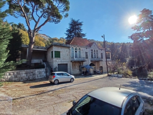 Exclusive! A 3,815 Land With Traditional Lebanese House For Sale in Khenchara — 3