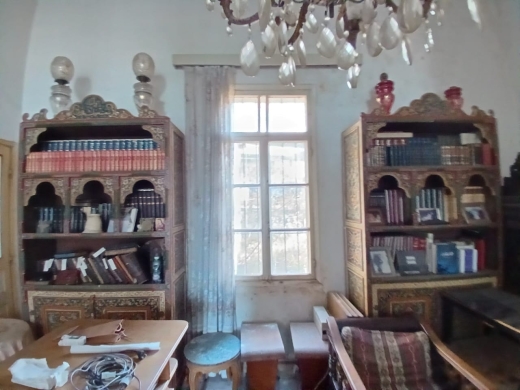 Exclusive! A 3,815 Land With Traditional Lebanese House For Sale in Khenchara — 7