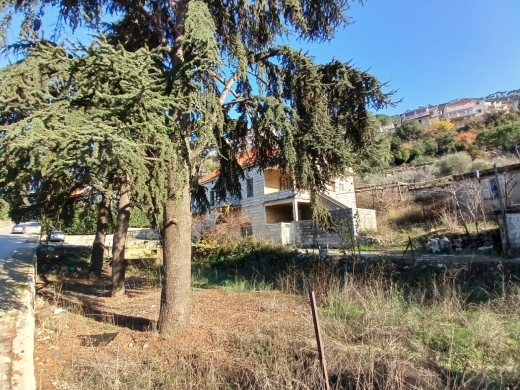 Exclusive! A 3,815 Land With Traditional Lebanese House For Sale in Khenchara — 2