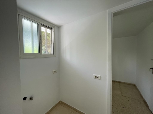 Spacious Apartment for Sale in Horsh Tabet — 14