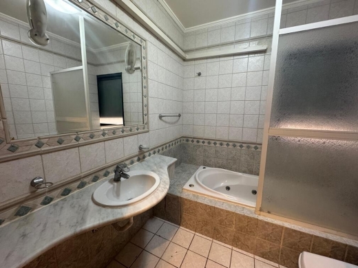 Beautiful 3-Bedroom Apartment For Sale in Ramlet Al Bayda, Beirut — 15