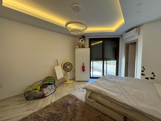 Luxurious Furnished Villa For Sale in Baabdat — 25