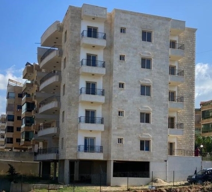 1,300 SQM Land with Building For Sale in Quobbeh, Dawhet Aramoun