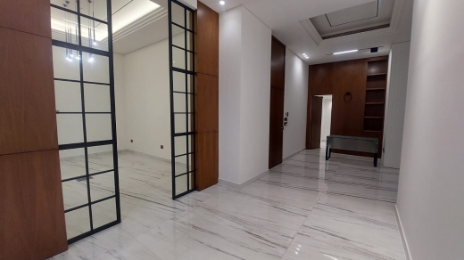 Refined Office with Private Suite/Apartment For Sale in Down Town — 8