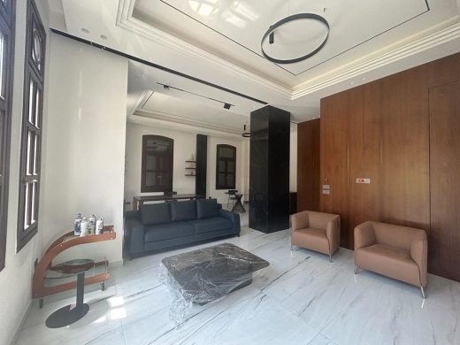 Refined Office with Private Suite/Apartment For Sale in Down Town