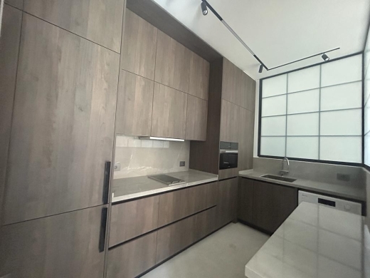 Refined Office with Private Suite/Apartment For Sale in Down Town — 6