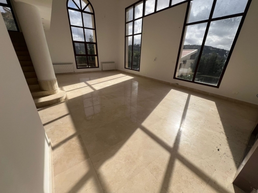 A Modern Elegant Villa With Garden For Sale in Souk El Gharb, Aley — 15