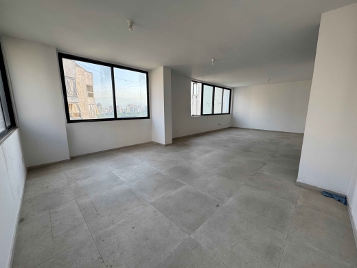Bright Apartment For Sale in Tarik El Jdideh, Mazraa