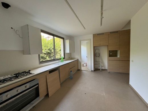 Luxurious High-End Finishing Apartment With Terrace for Sale In Monteverde — 3