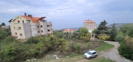 A 860 SQM Land For Sale in Prime Location in Ajaltoun