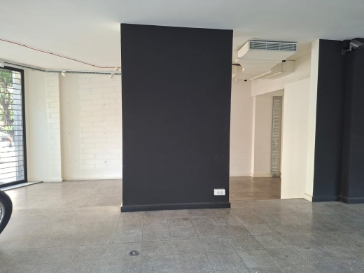 300 SQM Corner Showroom For Rent in Strategic Location in Clemenceau, Ras Beirut — 11