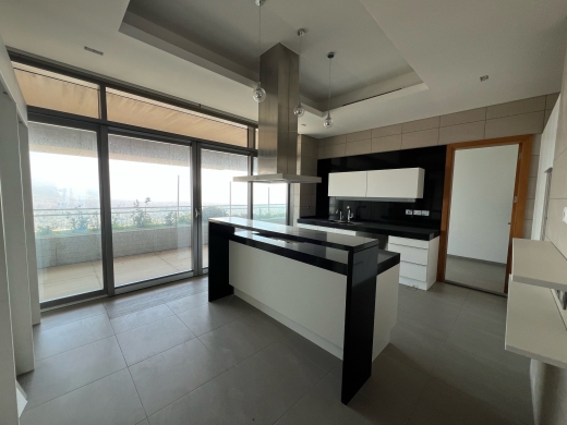Amazing Apartment With View For Sale in High-Rise Tower in Achrafieh, Carré D'or — 4
