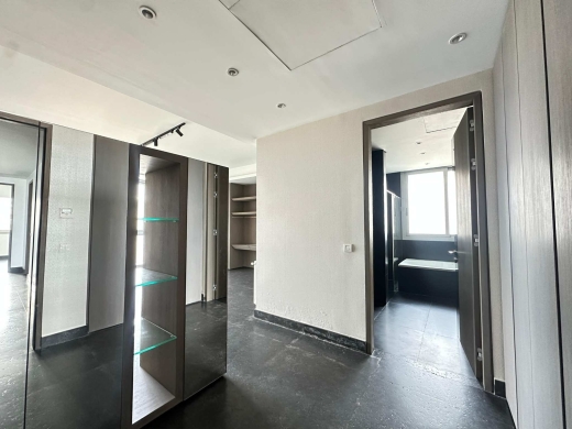 High-End Apartment with Sea View For Sale in Clemenceau, Ras Beirut — 7