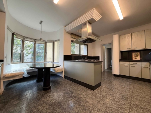 Elegant 4-Bedroom Apartment For Sale in Select area of Achrafieh, Carré D'or — 7