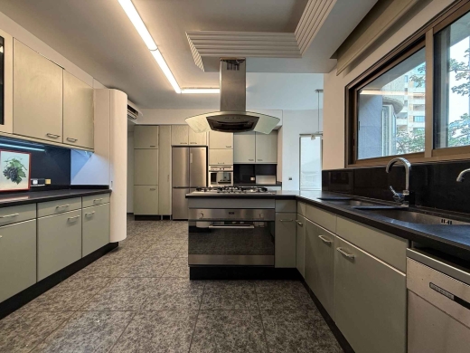 Elegant 4-Bedroom Apartment For Sale in Select area of Achrafieh, Carré D'or — 8
