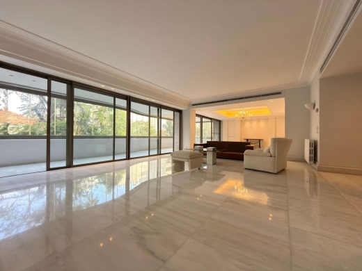 Elegant 4-Bedroom Apartment For Sale in Select area of Achrafieh, Carré D'or — 2