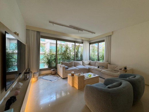 Fully Decorated Apartment For Sale in Ain Mreisseh