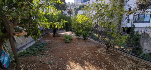 Old Furnished Stand-Alone House For Rent in Ain El Rihani — 22