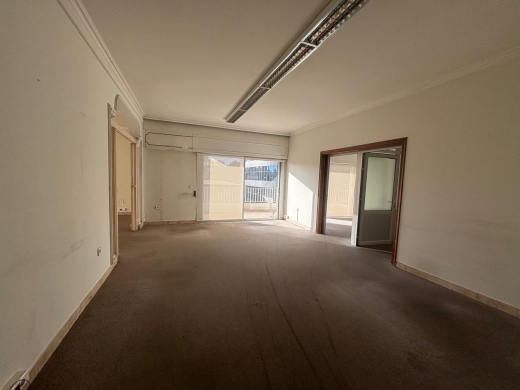 400 SQM Spacious Office For Rent in Badaro
