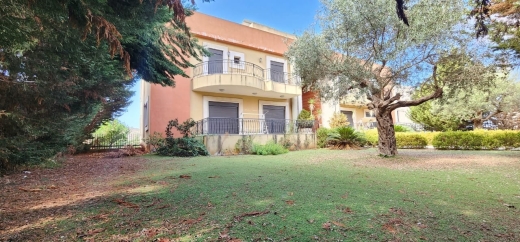 Semi-Attached Villa With Garden For Sale in Bsaba, Baabda