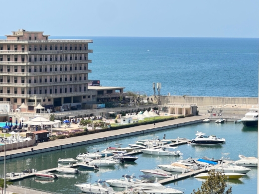 Beautiful 3-Bedroom Apartment For Sale in Down Town — 5