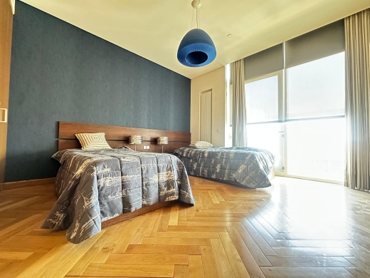 Beautiful 3-Bedroom Apartment For Sale in Down Town — 8