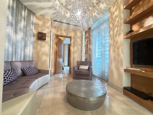 Beautiful 3-Bedroom Apartment For Sale in Down Town — 4