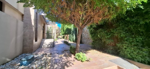 Apartment in Gated Community with Terrace & Garden For Sale in Ain Alak