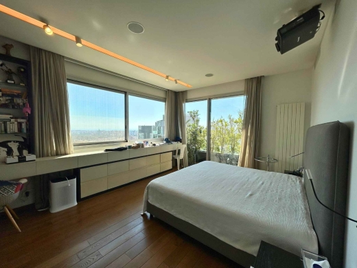 Penthouse with Terraces and Mountain City View For Sale in Achrafieh, Rizk — 12