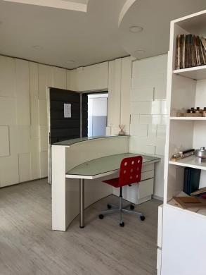 Furnished Equipped Dental Clinic For Rent in A Commercial Center in Antelias