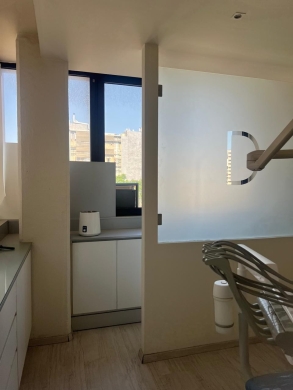 Furnished Equipped Dental Clinic For Rent in A Commercial Center in Antelias — 6