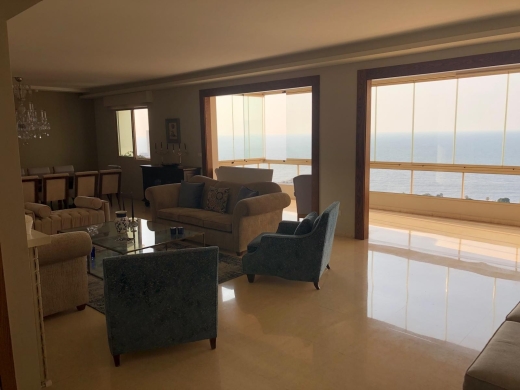 Spacious Luxurious Apartment For Sale In Hamra, Ras Beirut — 2