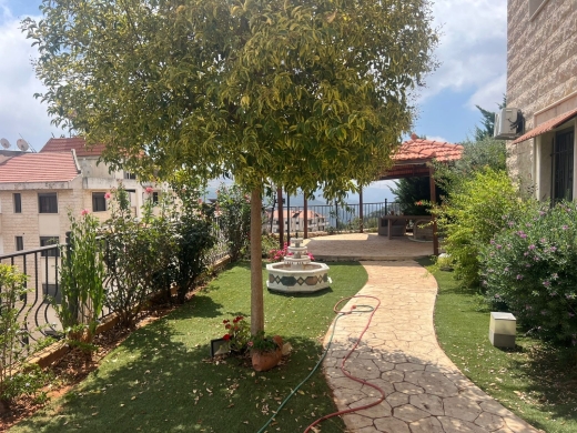 Beautiful Apartment With A Big Garden For Sale in Aley — 2